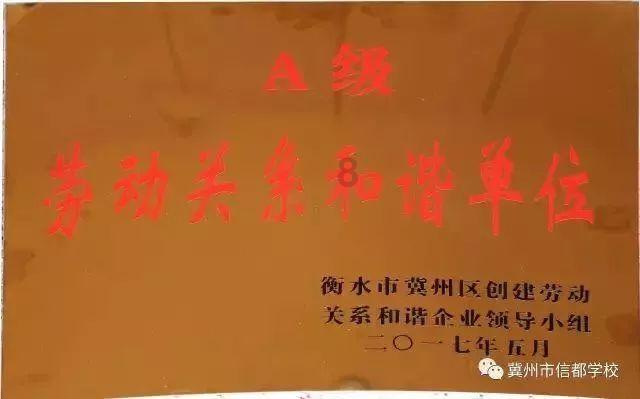 大哥做火爆小吃店，20年来只经营“一碗面”，出一锅根本不够分